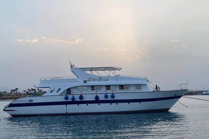 Boat trips to Giftun Islands and Orange Bay from Hurghada Red Sea
